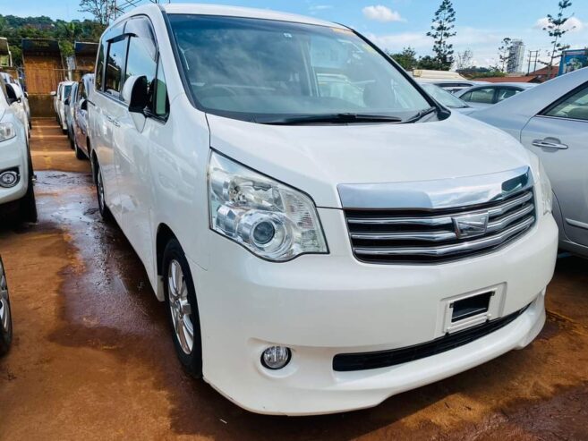 TOYOTA NOAH S.I GRADE. 2009 MODEL