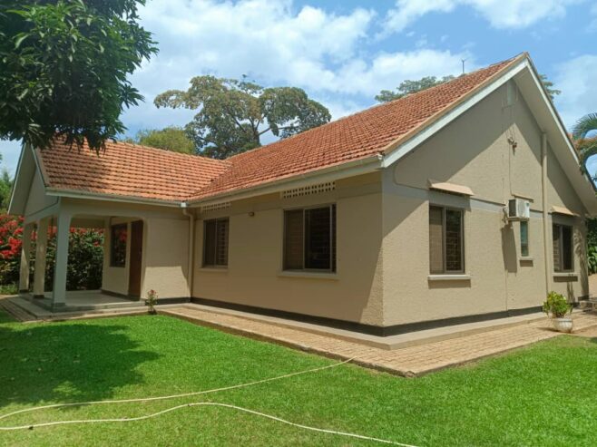 5 bedroomed house for Sale