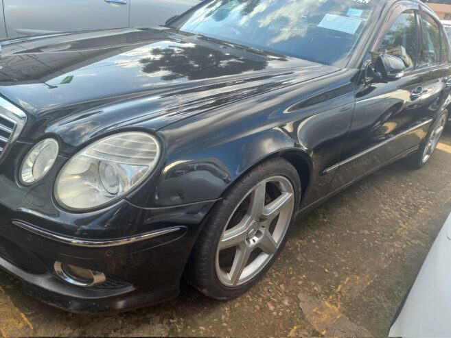 Mercedes Benz E300 model 2008