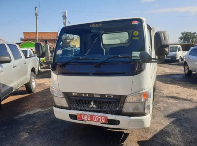 Mitsubishi Fuso Canter 2004 Grey