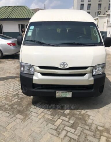 Toyota HiAce 2013 White